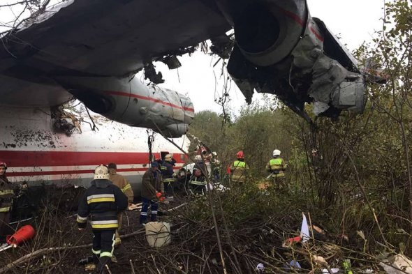 Máy bay vận tải Ukraine rơi vì hết nhiên liệu, nhiều thương vong