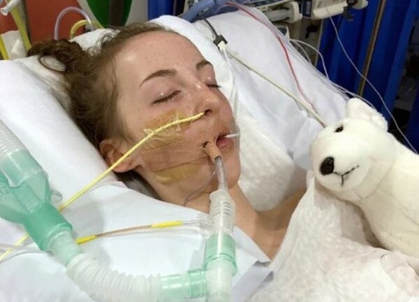 Bé gái 14 tuổi thiệt mạng vì nấm ăn mòn họng