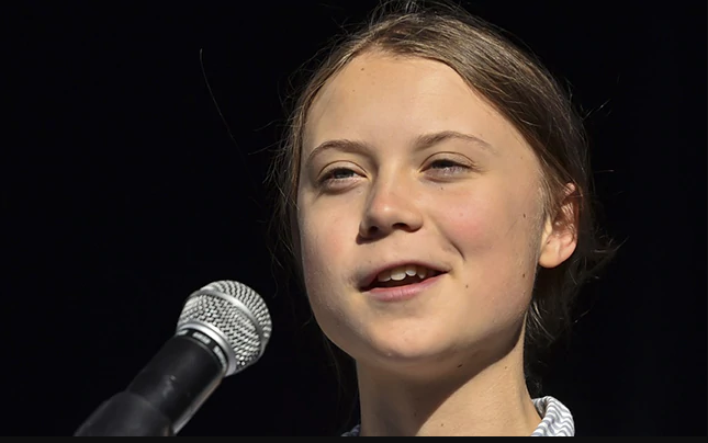 Cô gái 16 tuổi và 2 lần đáp trả sự chê bai của Tổng thống Trump, Putin