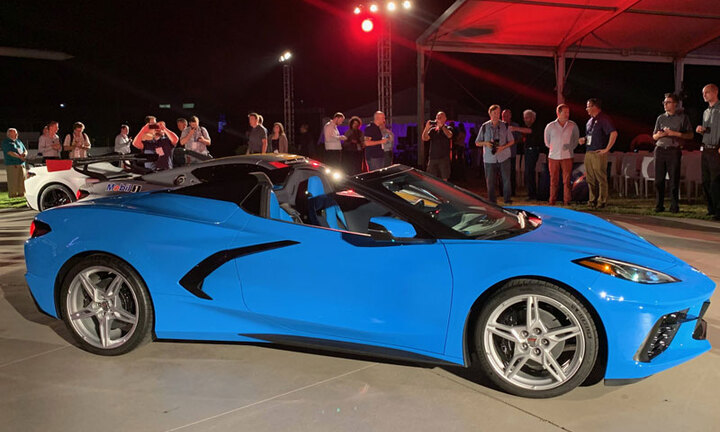 Khám phá xe mui trần mạnh 495 mã lực, giá gần 1,6 tỷ đồng