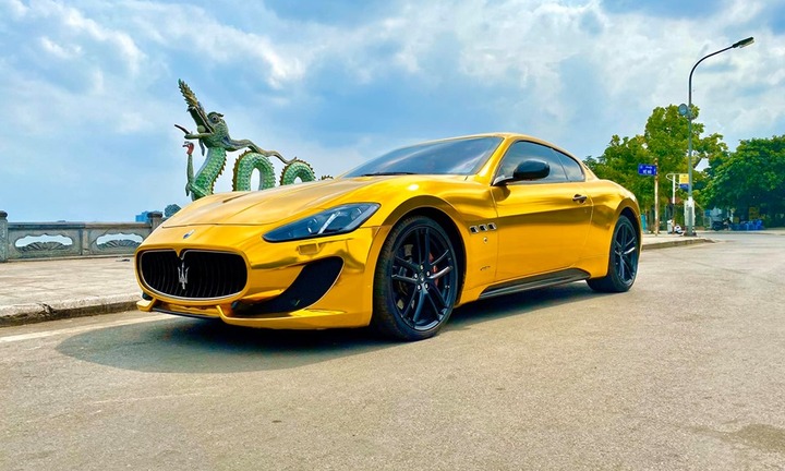 Ngắm xe sang Matserati dán decal vàng độc nhất Việt Nam