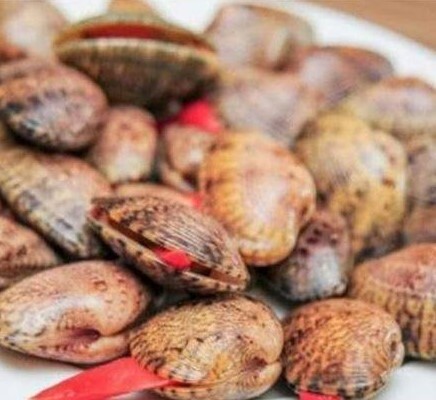 Bị phạt 10 triệu đồng do tung tin giả 'chết vì ăn sò lụa đỏ'