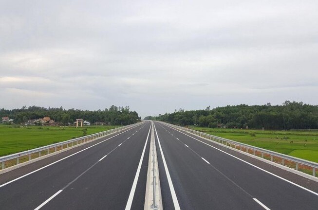 Hạ tiêu chí mời thầu cao tốc Bắc Nam: 'Miếng bánh ngon' cho doanh nghiệp Việt