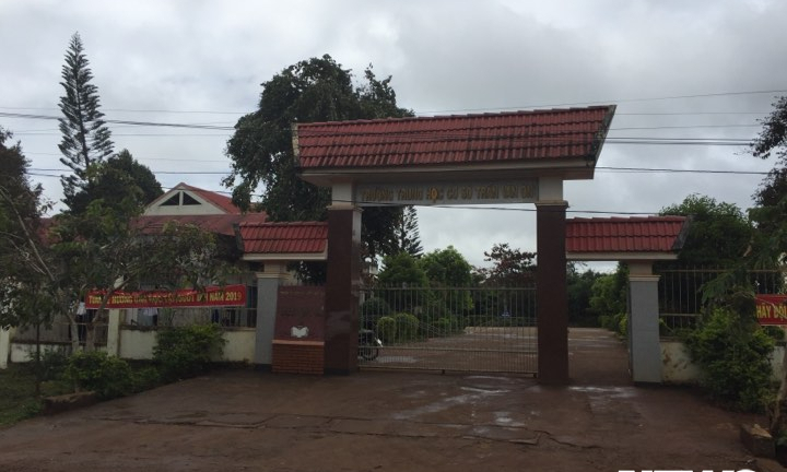 Giả chữ ký, tự ý sửa điểm cho học sinh: Lãnh đạo trường THCS Trần Văn Ơn nói để hợp thức hóa