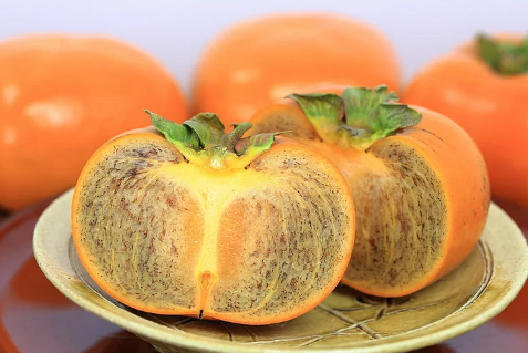 Bà nội trợ 'phát sốt' với hồng đen Nhật giá đắt đỏ