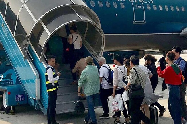 Ủy ban Thường vụ Quốc hội bác bỏ ‘phí chia tay’