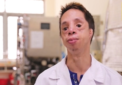 Cảm phục nghị lực của chàng trai không tai đam mê nghiên cứu khoa học