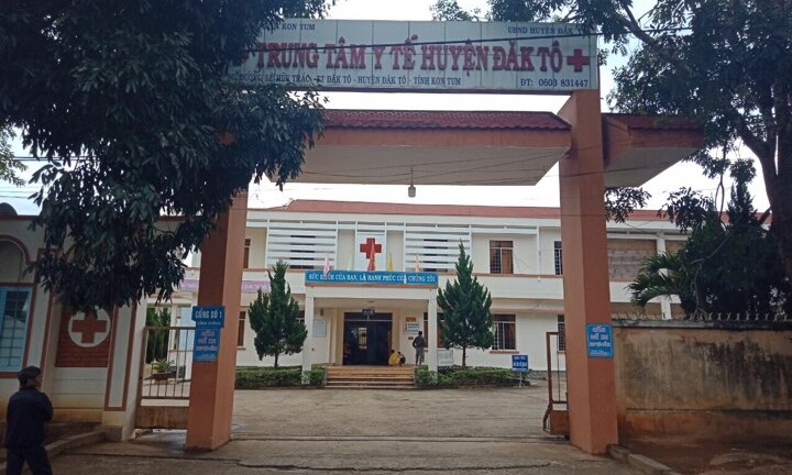 Thi thể bệnh nhân nổi trong hồ nước thải của trung tâm y tế