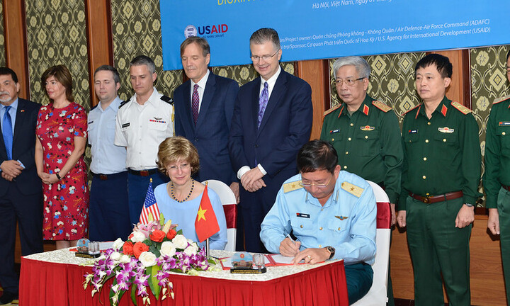 Việt Nam bàn giao mặt bằng sân bay Biên Hòa để Mỹ xử lý ô nhiễm dioxin