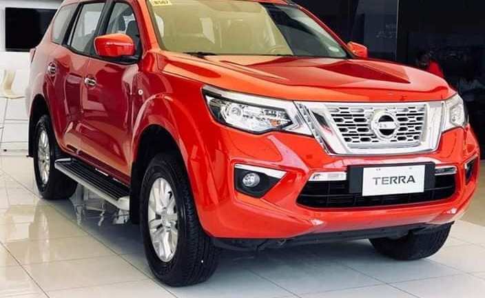 Tồn kho, nhiều xe giảm giá xả hàng ngay đầu tháng 11