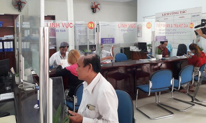 ‘Hành’ dân làm thủ tục đổi tên cho con, cán bộ Đà Nẵng bị xử lý