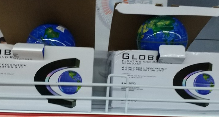 Siêu thị U Mart ở Vũng Tàu bán đèn hình quả địa cầu có 'đường lưỡi bò' phi pháp