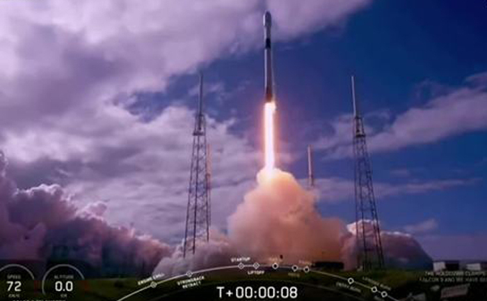 SpaceX phóng 60 vệ tinh phủ sóng Internet lên quỹ đạo
