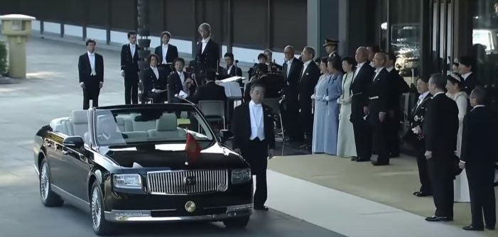 Toyota Century mui trần xuất hiện trong lễ đăng quang của tân Nhật hoàng