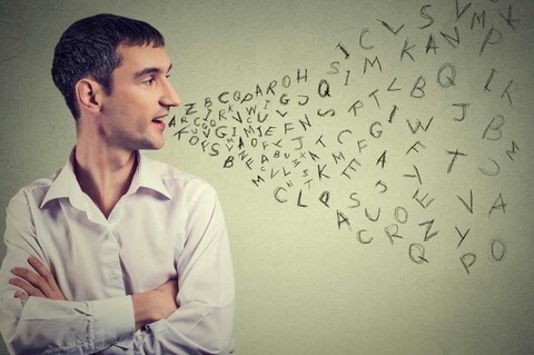 Vì sao một số người nói lắp?