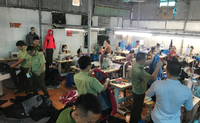 Chuyển công an điều tra đường dây sản xuất hàng nhái thương hiệu The North Face
