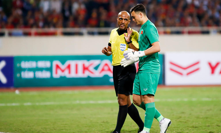 Tước bàn thắng của tuyển Việt Nam, trọng tài Oman bị chỉ trích nặng nề