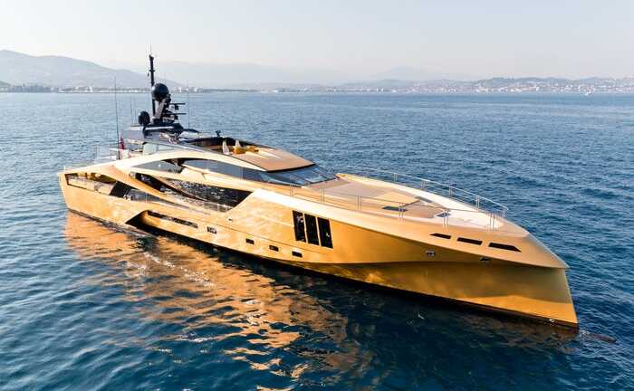 Tận mục siêu du thuyền dát vàng 720 tỷ đồng phục vụ đại gia