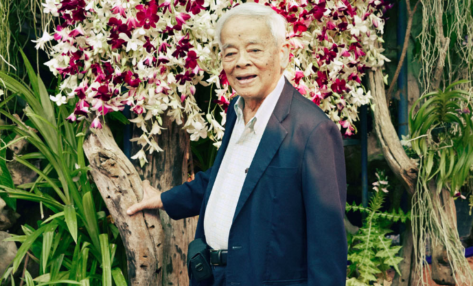 Giáo sư Rapee Sagarik - Từ cậu bé không đủ ăn đến 'Cha đẻ của hoa lan Thái Lan'