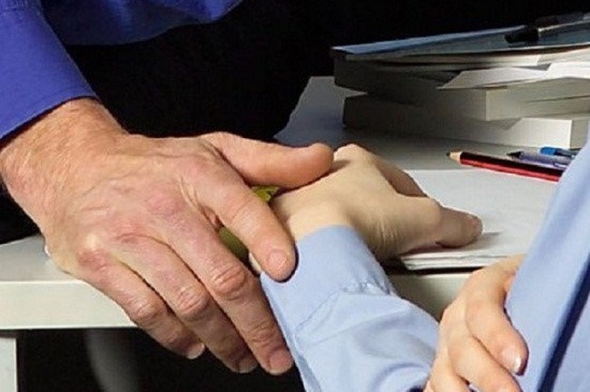 Đề nghị cách chức Chánh án TAND huyện ở Quảng Bình 'mây mưa' với nữ kế toán tại trụ sở