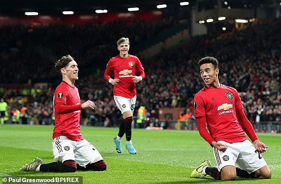 11 phút ghi 4 bàn, MU đè bẹp đối thủ khó chịu nhất bảng Europa League