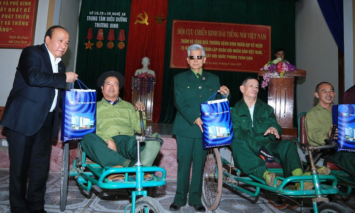 Hội cựu chiến binh VOV thăm các thương binh Quân khu 4