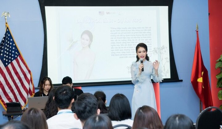 Mỹ nhân học giỏi nhất lịch sử Hoa hậu Việt Nam làm Đại sứ Hoà bình