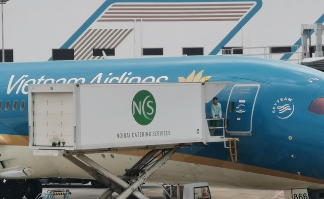 Máy bay liên tiếp bị rách lốp: Không có chuyện các hãng hàng không chơi xấu nhau