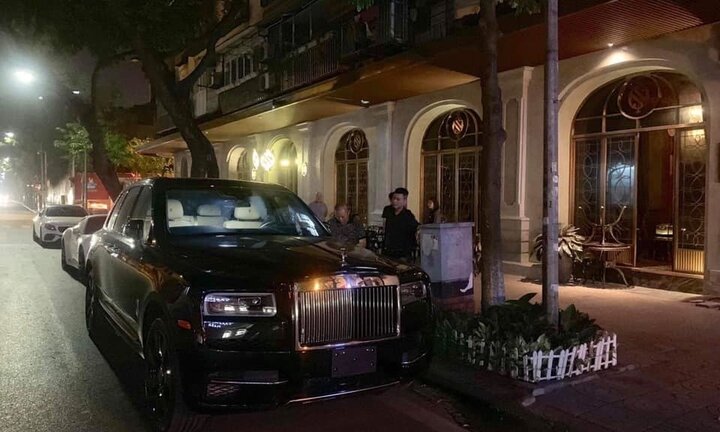 1 tháng, 3 siêu xe Rolls-Royce Cullinan giá 45 tỷ về Hà Nội