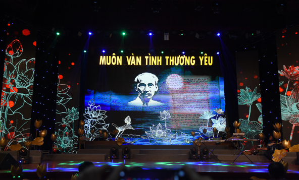 Chương trình đặc biệt 'Muôn vàn tình thương yêu'