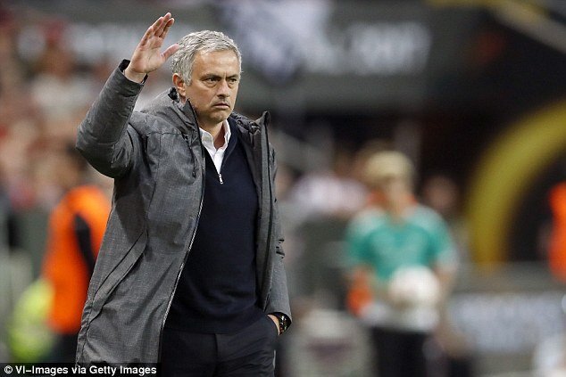 HLV Mourinho bị cáo buộc trốn thuế 3,3 triệu Euro