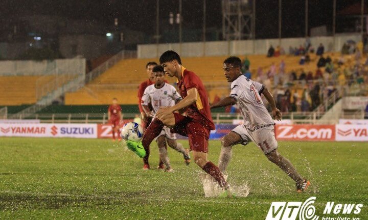 'Nhìn Văn Quyến để biết cách dùng Công Phượng'