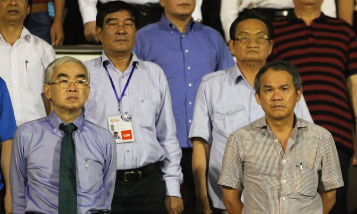 Bầu Đức cao hứng xuống sân thưởng nóng U22 Việt Nam cả tỷ đồng