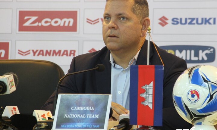 HLV Campuchia lại 'nổ': Tôi chỉ thành công chứ chưa từng thất bại