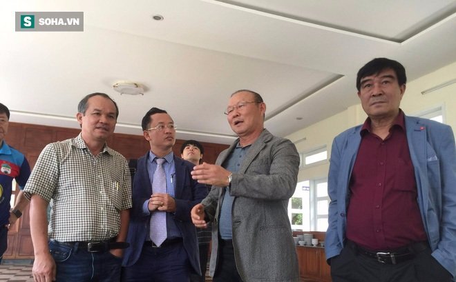 Bầu Đức bức xúc: 'Đào tạo cầu thủ giỏi, cống hiến cho ĐTQG cũng là cái tội'