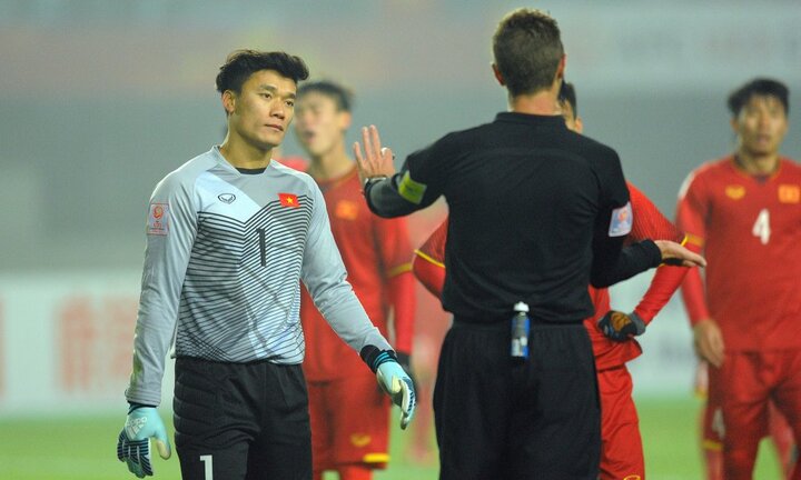 Hiếu Orion chính thức xin lỗi FLC Thanh Hoá và thủ môn Bùi Tiến Dũng