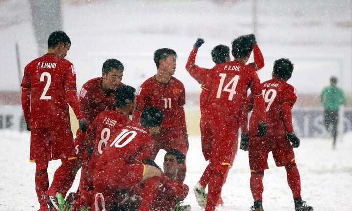 Đừng để niềm tự hào U23 Việt Nam biến thành trào lưu ăn theo lố bịch