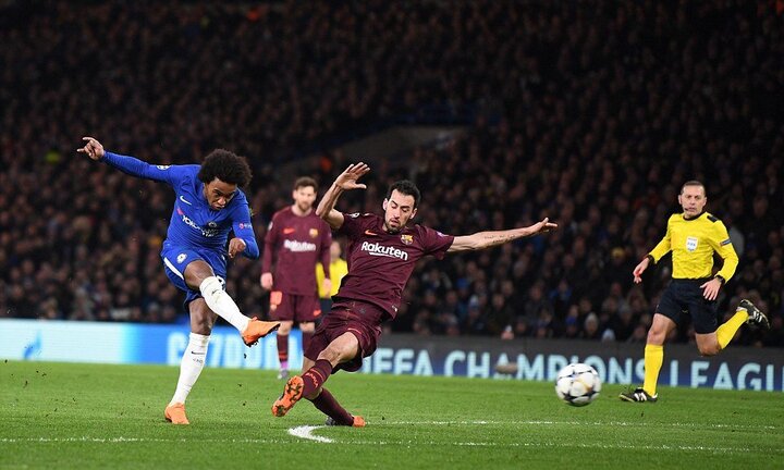 Fabregas: Tử thủ trước Barcelona là tự sát