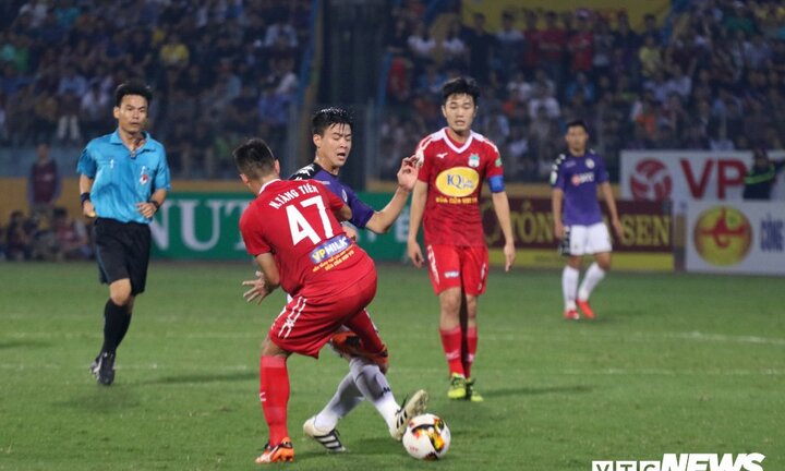 Sau án phạt của bầu Đức, Tăng Tiến nhận thêm tin buồn từ Ban kỷ luật VFF