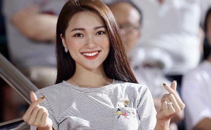 Ngắm người đẹp top 10 Hoa hậu hoàn vũ nghi đang hẹn hò sao U23 Việt Nam