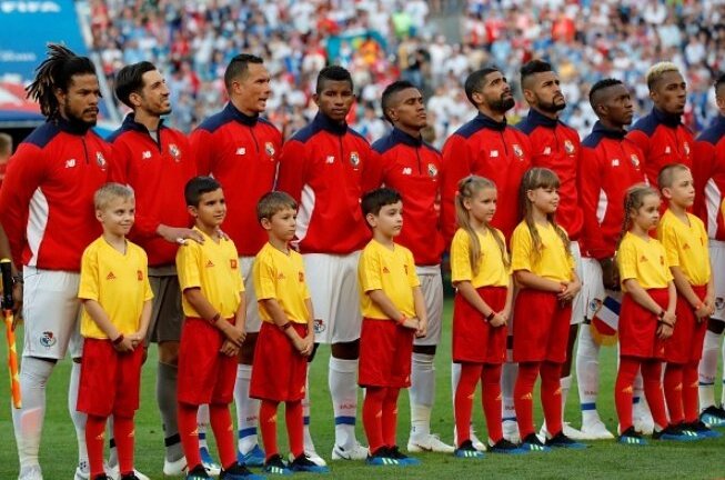 Cầu thủ Panama bật khóc trong lần đầu hát Quốc ca đá World Cup