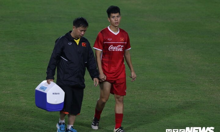 Tuyển Việt Nam lo phục hồi thể lực, gấp rút tìm người thay Văn Thanh