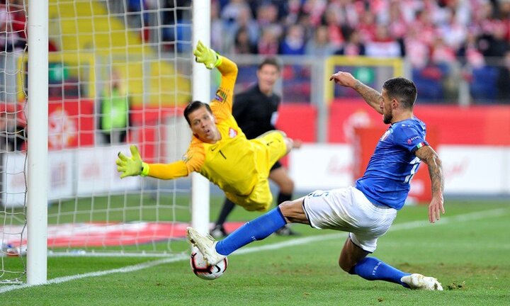 Italia ghi bàn phút bù giờ, tiễn Lewandowski và đồng đội xuống hạng