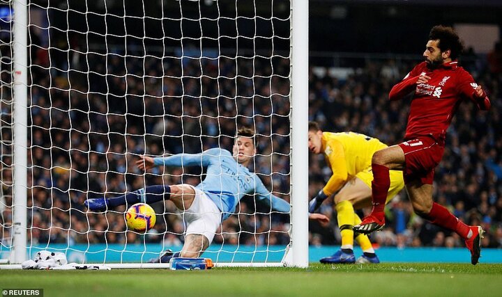 HLV Klopp tiếc mạch bất bại bị cắt đứt, trách hậu vệ Man City triệt hạ Salah