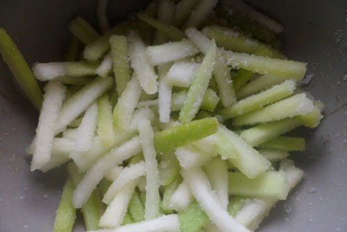 Hướng dẫn cách làm mứt bí xanh ngon ngày Tết