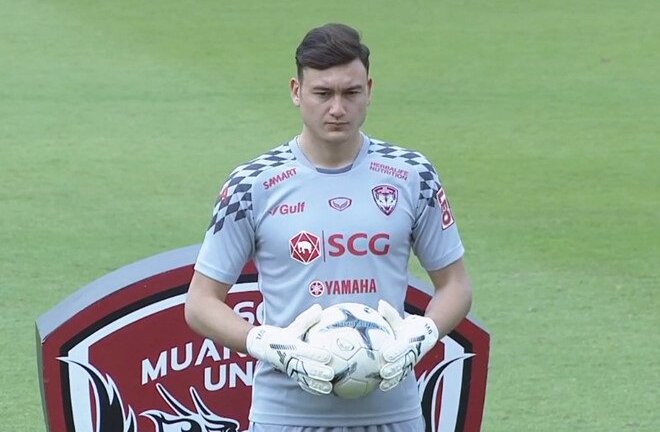 Video: Văn Lâm mắc sai lầm trong trận ra mắt Muangthong United