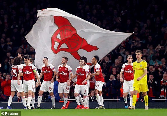 Vòng 1/16 Europa League: Cặp trung vệ lập công đưa Arsenal đi tiếp