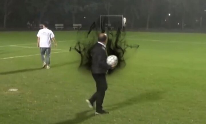 Video: Thi tâng bóng với Ahn Jung-hwan, HLV Park Hang Seo nổi giận 'bốc khói'