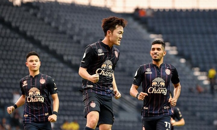 Ghi bàn đầu tiên cho Buriram, Xuân Trường 'bắn' Tiếng Anh như gió cảm ơn đồng đội