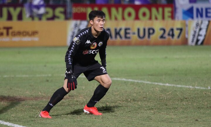 Bùi Tiến Dũng khiến HLV Hà Nội hài lòng, có thể bắt chính trận tiếp theo